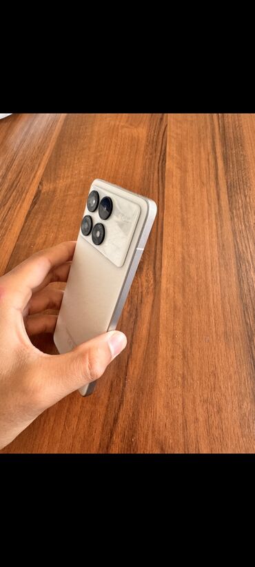 микрофоны игровые: Poco F6 Pro, Б/у, 256 ГБ, цвет - Белый, 2 SIM