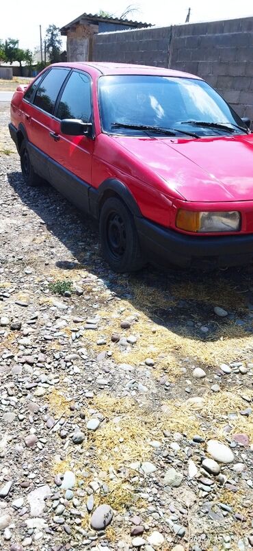 двигатель вытяжки: Volkswagen Passat: 1989 г., 1.8 л, Механика, Бензин, Седан