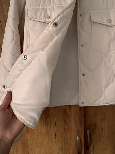 Пальто: Пальто, Тренчкот, Осень-весна, Стеганый, По колено, Двубортная модель, Стандарт — 3