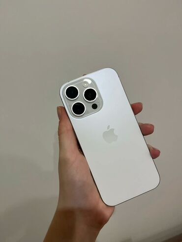 купить макбук в рассрочку: IPhone 15 Pro, Колдонулган, 256 ГБ, White Titanium, Заряддоочу түзүлүш, Коргоочу айнек, Кабель, 88 %