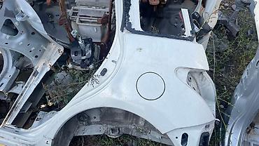 Крылья и комплектующие: Кузовные детали крыша,крыло,рамка радиатора,экран,жопа,задние крылья — 7