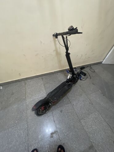 электрический самокат в баку: İşlənmiş Elektrik samokat 10", 351 - 500 Vt, 36 - 45 km/s, Ünvandan götürmə