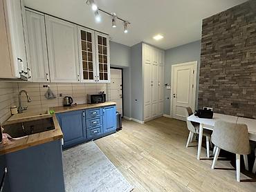 studio menziller: İcarəyə verilir 2 otaqlı yeni tikili 68 m², 8 Noyabr m. Kateqoriya — 5