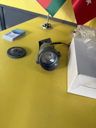 кварцевая лампа для помещений: LED proyektor tipli işıqlandırma armaturu - Korpus: boz rəngli metal