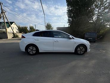 Hyundai: Hyundai Ioniq: 2019 г., 1.6 л, Автомат, Гибрид, Седан — 2