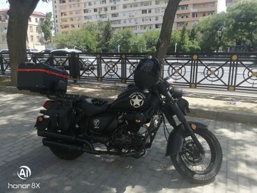 Moto dəbilqələr: Moto Dəbilqə Çənəsi açılan Mat qara 75azn Parlaq çənəsi açılan 95azn — 22