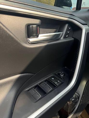 Toyota: Toyota RAV4: 2024 г., 2.5 л, Автомат, Бензин, Кроссовер — 2