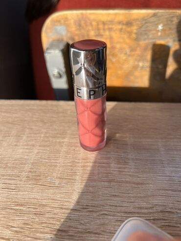 чехол с помадой: Помада SEPHORA в компактном стике. - Формат: классический тюбик со