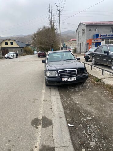 1324 мерседес: Mercedes-Benz W124: 2.2 л, Автомат, Бензин, Седан