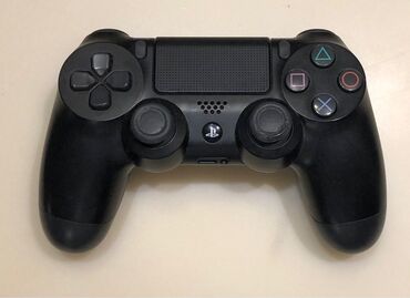 playstation 4 alıram: Yaxsi veziyyetde bir orta knopkasi islemir .amma basqa problemi yoxdu