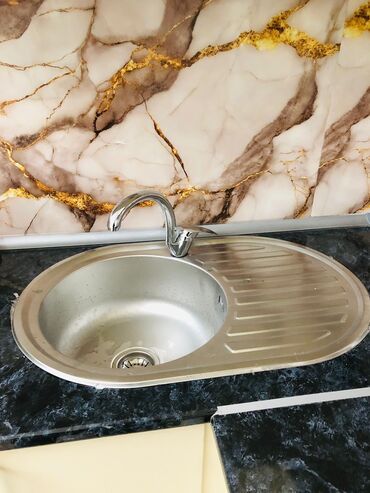 Uzunmüddətli kirayə mənzillər: 2 otaqlı mənzil – studiya mətbəxli - Geniş zal və mətbəx bir yerdə — 8