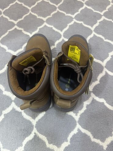 kişi bot: Məhsul: Təhlükəsizlik ayaqqabısı (nisbətən hündür boğazlı model) -