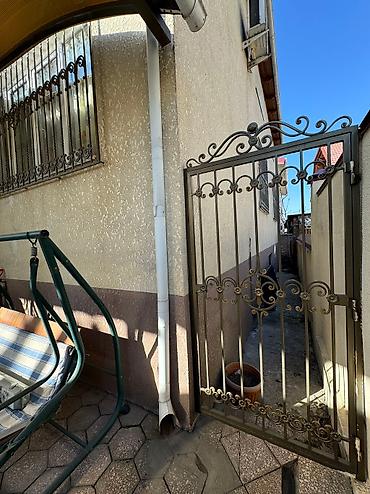 Продажа коттеджей и домов: Продается дом 350 кВ.м 4 сотки7 и более комнат 2 этаж мансарда : 3 — 9