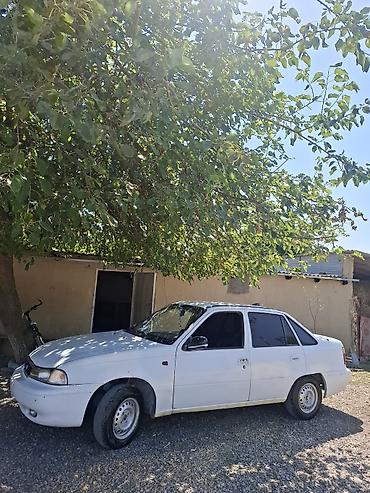 Daewoo: Model: Daewoo Nexia sedan Kuzov: 4 qapılı, ağ rəng Yanacaq: Benzin — 2