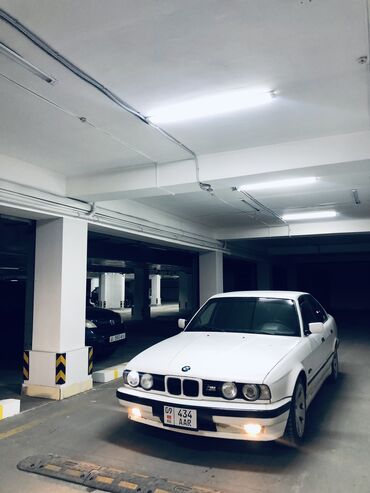 BMW: BMW 5 series: 1990 г., 2.5 л, Механика, Бензин, Седан