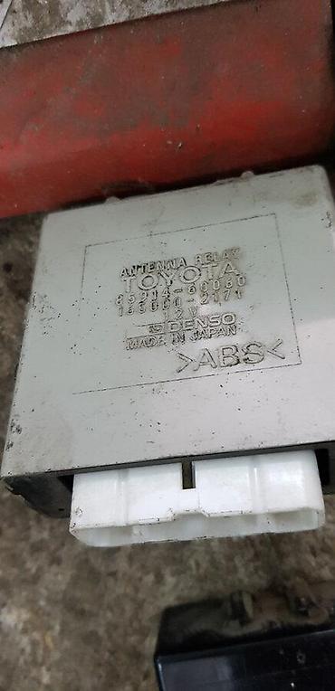 RELEJ ANTENA ZA TOYOTA LAND CRUISER OD 1996. DO 2003. GOD