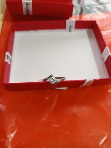 Tuflilər: Gümüş rəngli tek qas zərif üzük 7olcu 17razmer - Dizayn: Asimmetrik — 14