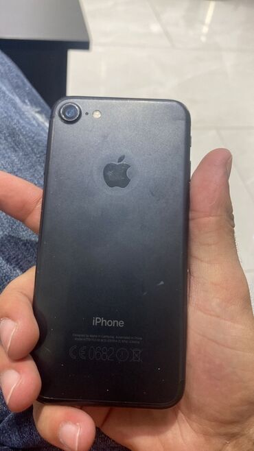 ikinci el iphone 6s plus: IPhone 7, 32 GB, Qara, Barmaq izi