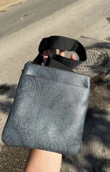 сумка женская через плечо: Сумка через плечо ETRO Milano - Формат: вертикальная