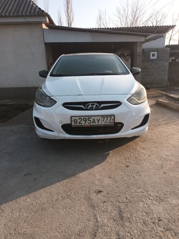 авто рассрочка: Hyundai Solaris: 2013 г., 1.6 л, Механика, Бензин, Фургон