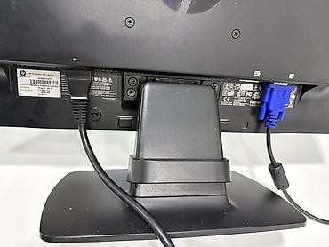 Monitorlar: HP ProDisplay P221 LED Monitor (+ HDMI Adapter Hədiyyə) Ekran: 21.5 — 2