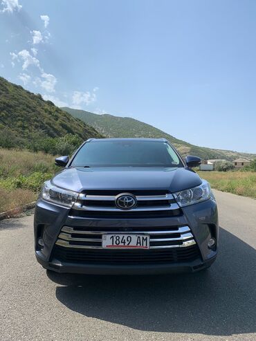 семиместный авто: Toyota Highlander: 2018 г., 3.5 л, Типтроник, Бензин, Внедорожник