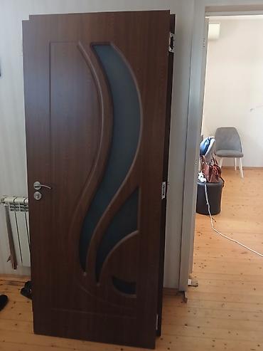 Təmir və tikinti: MDF otaq qapısı – şüşə dekorlu - Material: MDF-lam (oduncaq — 4