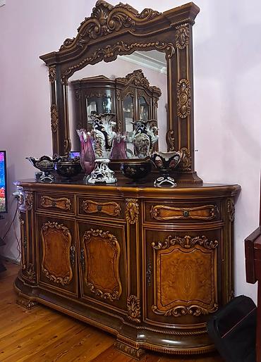 prokat stol stul: Klassik üslubda qonaq otağı vitrin dəsti her 3 mebel 110 azn - — 3