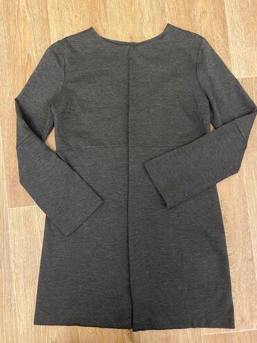 Пиджаки, жакеты: Кардиган б/у,размер 44,в хорошем состоянии,1400 сом