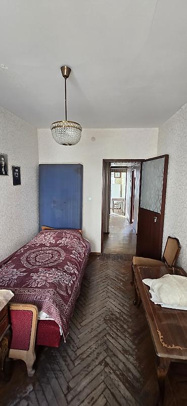 rusyada: Bakı, 3 otaqlı, Köhnə tikili, 70 kv. m — 2