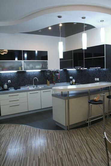 Долгосрочная аренда домов: 240 м², 5 комнат — 20