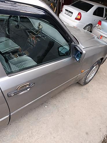 Mercedes-Benz: Mercedes-Benz E-Class: 1990 г., 2 л, Ручные, Бензин — 13
