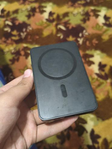 Магнитный внешний аккумулятор (Power Bank) с беспроводной зарядкой