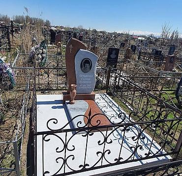 Ритуальные услуги: Изготовление оградок, Облицовка надгробий, Чистка могил | Металл, Мрамор, Дерево | Установка, Оформление — 30