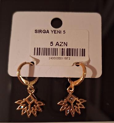 Bijuteriya: Bijuteriya Sirqalar Cur be cur Renqde olan Firmanin 3 man satilan — 3