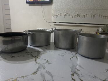 набор посуды на 12 персон в бишкеке: Советские кастрюли. Разные объемы, 8-7-6 литры. 1500