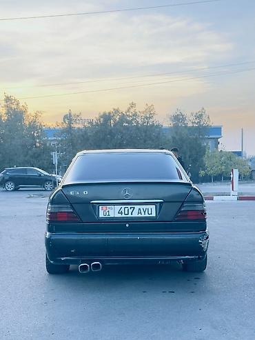 2107 2011: Mercedes-Benz W124: 1993 г., 3 л, Седан — 1