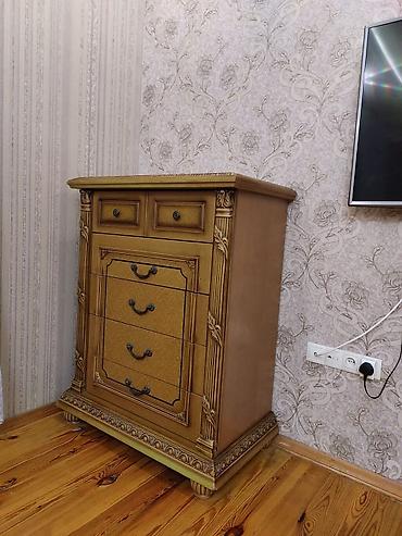 rengli qelem: Klassik üslubda vitrin və komod dəsti - Material: ağac əsaslı — 4
