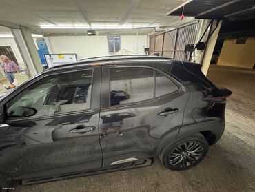 Toyota: Toyota Yaris: 1.5 l. | 2023 έ. SUV/4x4 — 5