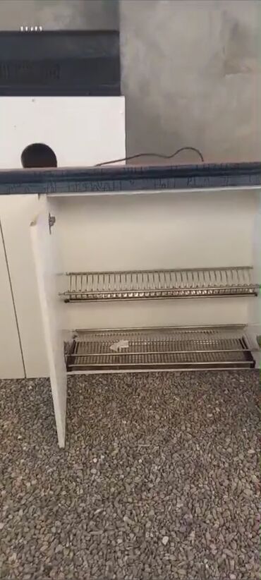 işlenmiş metbex mebelleri: Metbex mebeli sokuludir ustunde qaz moyka aspirator verilir
