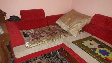 Диваны: Продаю угловой диван