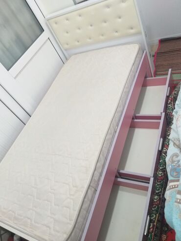 двухместная кровать: Oğlan və qız üçün, Çarpayı