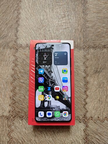 OnePlus: OnePlus 12, Б/у, 256 ГБ, цвет - Черный, 2 SIM — 2