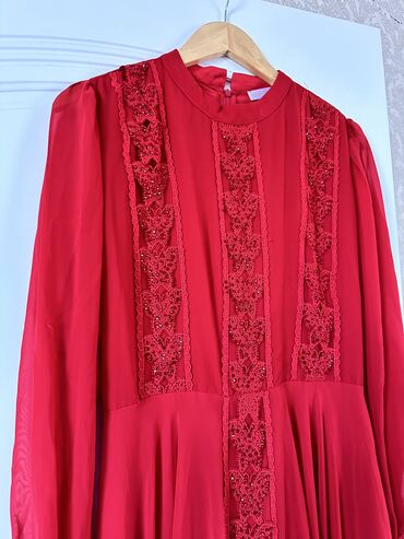 красный платье: Вечернее платье, Классическое, Длинная модель, С рукавами, S (EU 36), M (EU 38)