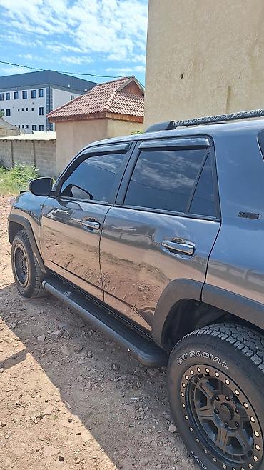 dio 27: Toyota 4Runner: 2018 г., 4 л, Автомат, Бензин, Внедорожник — 5