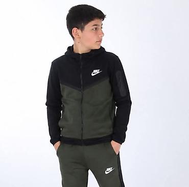 nike dualtone racer: Materijal pamuk
velicine 10, 12, 14 i 16
3000 din — 1