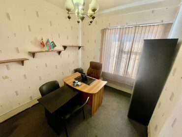 Ofislər: Ofis otağı – tam mebellə Təsvir: - İşıqlı, pəncərəli kabinet, dikey — 6