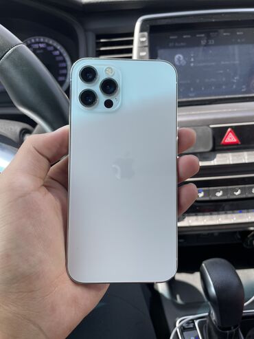 Apple iPhone: IPhone 12 Pro, Б/у, 128 ГБ, Белый, Наушники, Чехол, 72 %