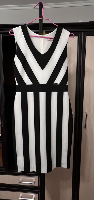 платья короткие: Вечернее платье, Коктейльное, Короткая модель, Без рукавов, S (EU 36)
