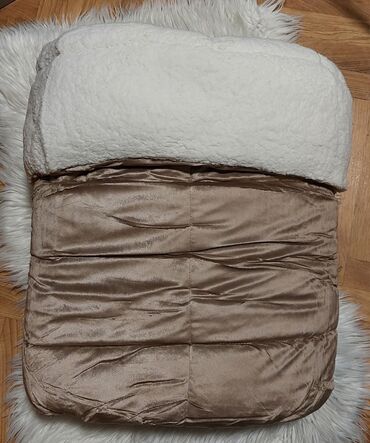 Posteljina: Jorgan mikro pliš krzno❄️ Dimenzije-200*200(štepani) Punjeni koflinom — 8